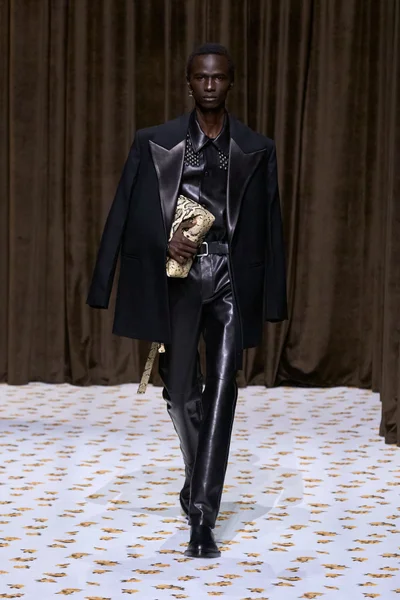 Look 69